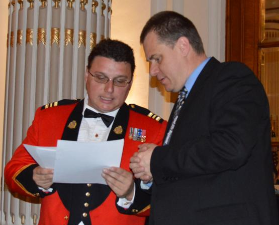 otan1 L’organisateur, Major Régis Bellemare et l’arbitre international Luc Cornet (Belgique)